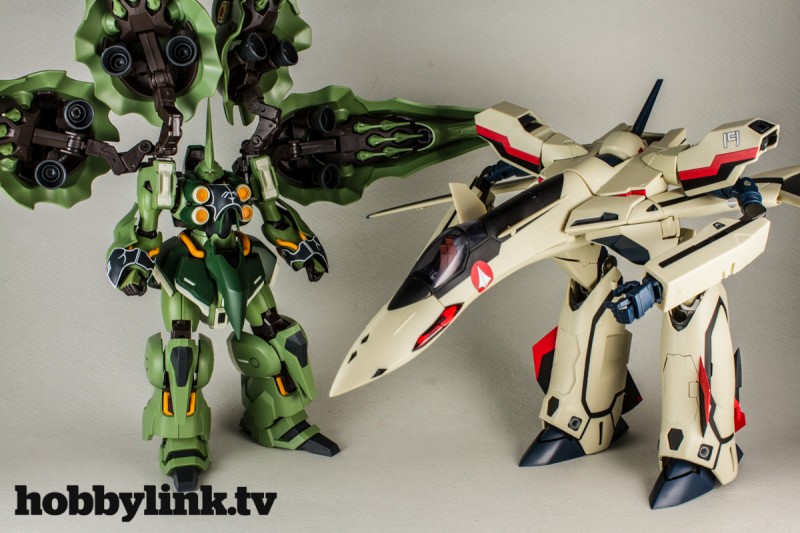 1-60 Macross Plus Transformable YF-19 with Fast Pack-1