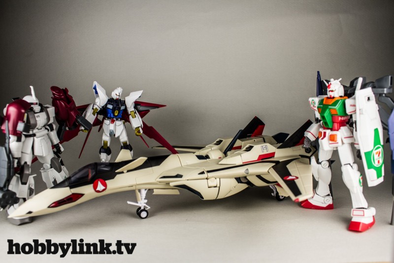 1-60 Macross Plus Transformable YF-19 with Fast Pack-2