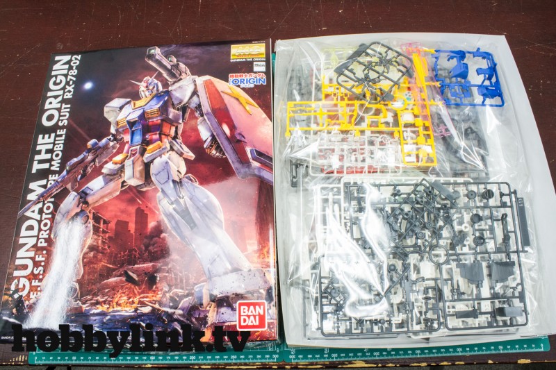 1-100 MG THE ORIGIN RX-78-02 Gundam by Bandai-2